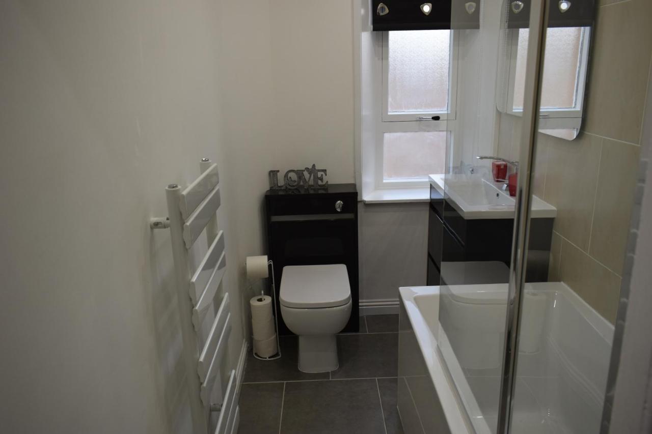Glasgow Lovely Apartment D&N מראה חיצוני תמונה